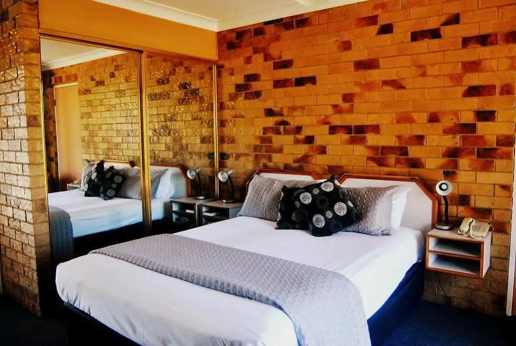 Bribie Waterways Motel Bongaree