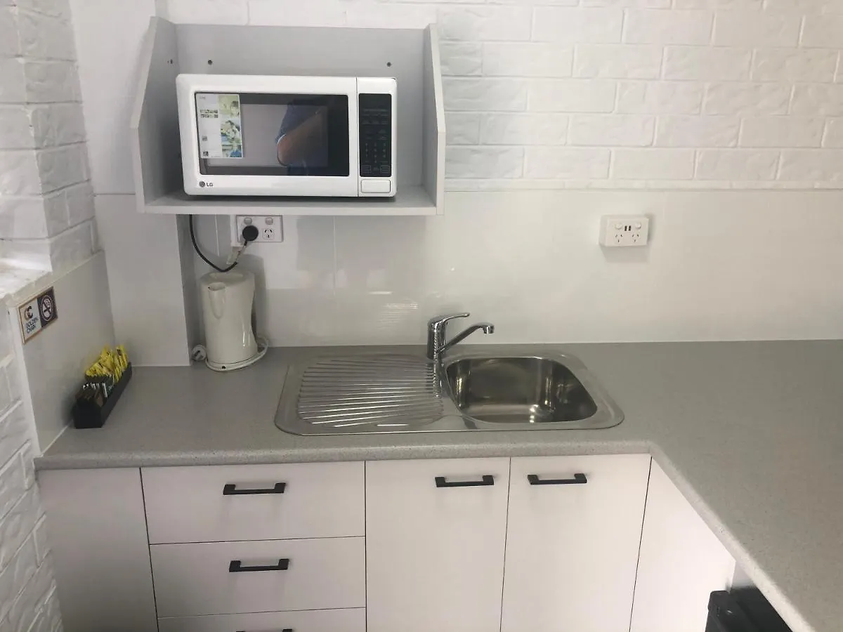 Bribie Waterways Motel Bongaree 3*,