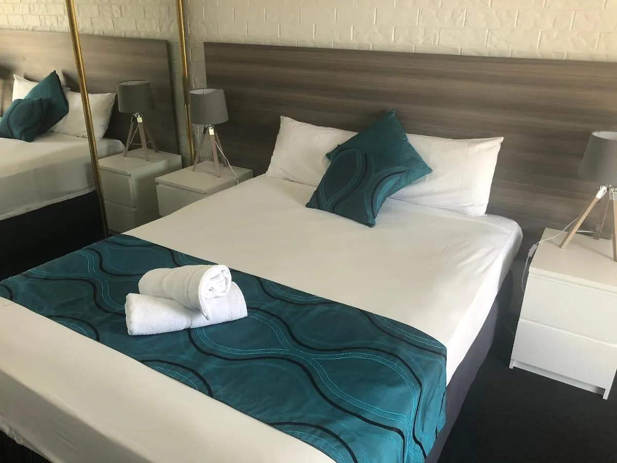 Bribie Waterways Motel Bongaree