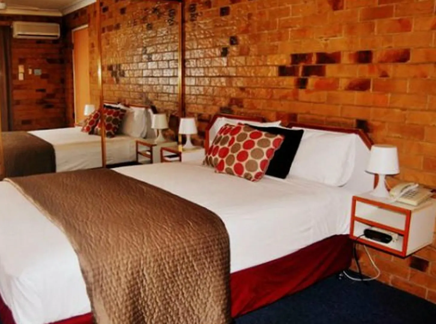 ***  Bribie Waterways Motel Bongaree Australia