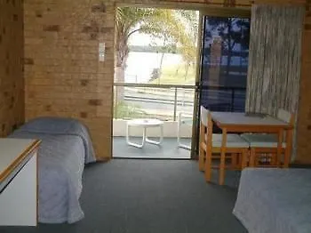 Bribie Waterways Motel Bongaree